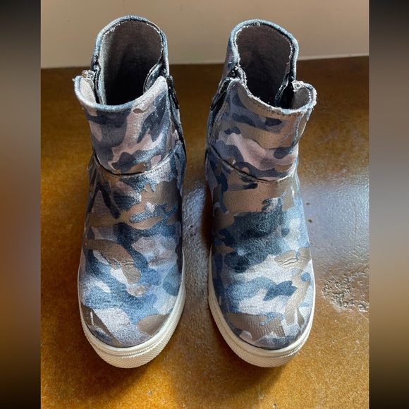 Steve madden youth wedge - Picture 1 of 5